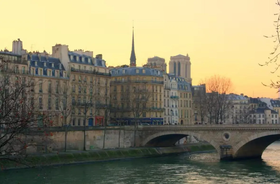 Appartement Proche Ile Saint Louis Париж Апартаменты